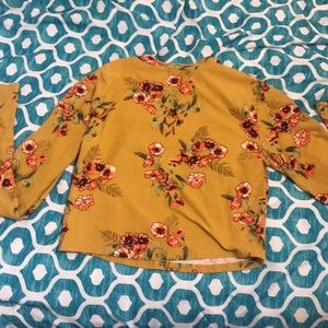 Crop belly shirt long sleeve